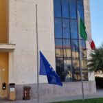 PARLAMENTO EUROPEO – BANDIERE A MEZZ’ASTA NEI COMUNI SARDI